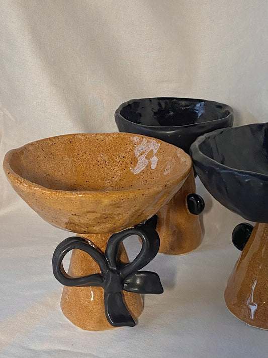 Pedestal Trays